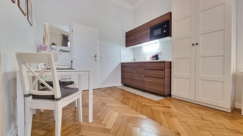 Finnem Rentals Florenc Room Type - Superior Apartment