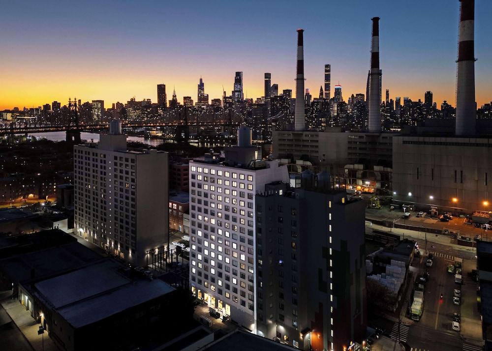 DoubleTree by Hilton Long Island City, NY - Tap to explore photos