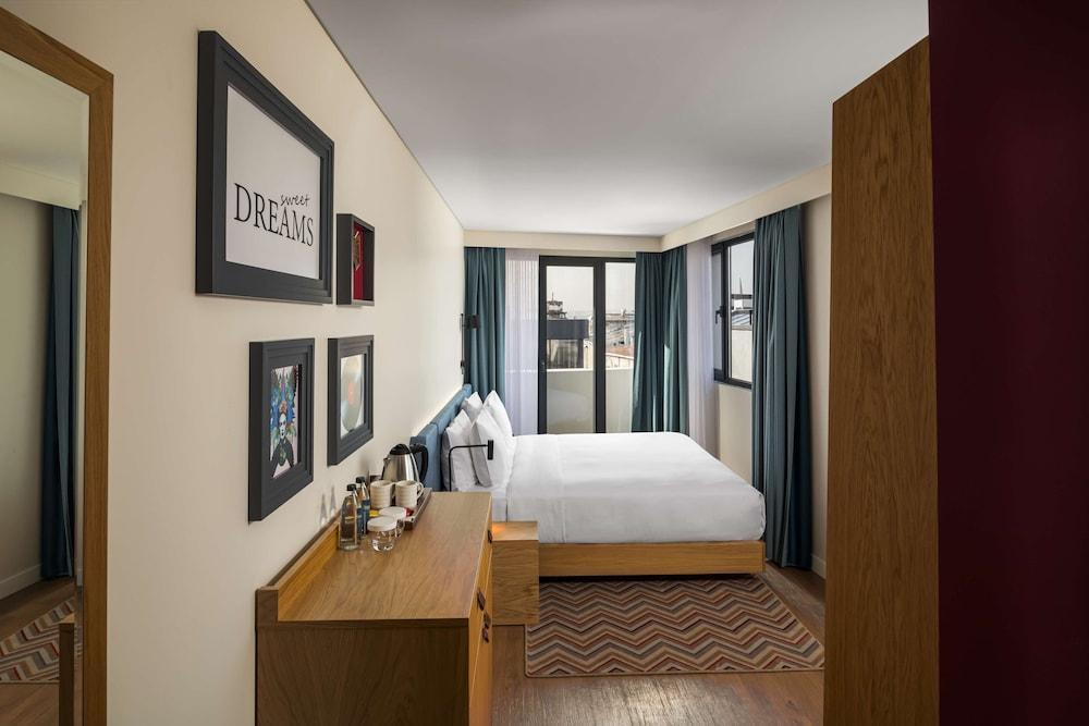 Hampton by Hilton Istanbul Sirkeci - Tap to explore photos