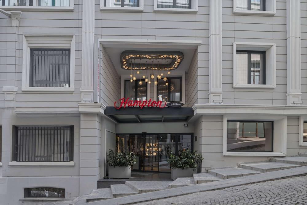 Hampton by Hilton Istanbul Sirkeci - Tap to explore photos