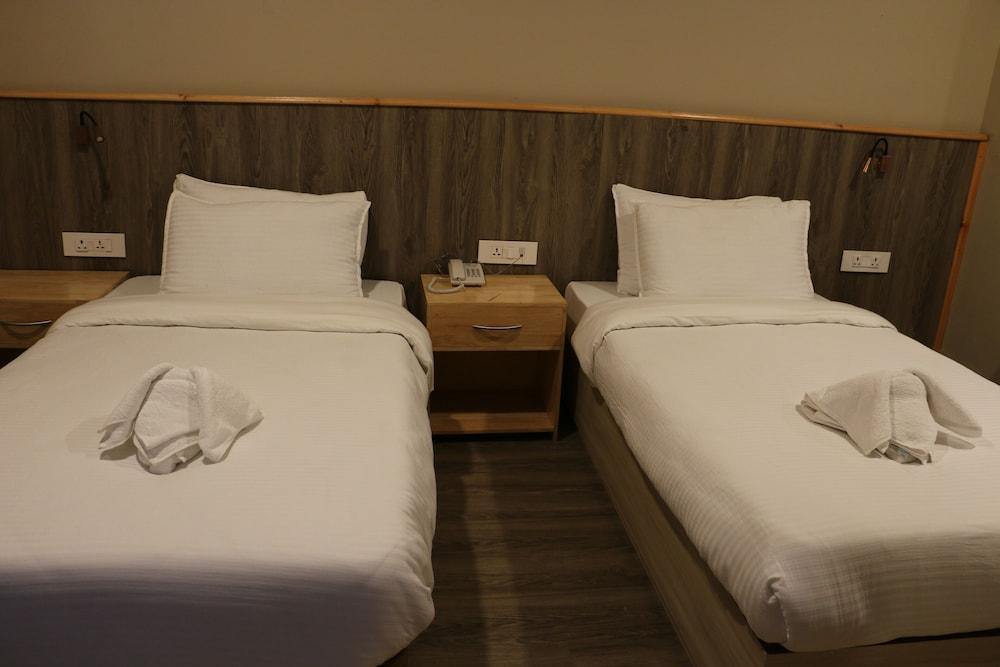 Hotel Always Welcome - Tap to explore photos