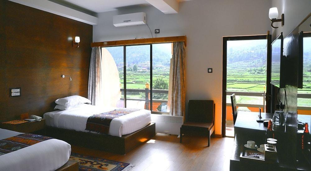 GAWALING HOTEL Room Type - Deluxe Suite, Balcony, Mountain View