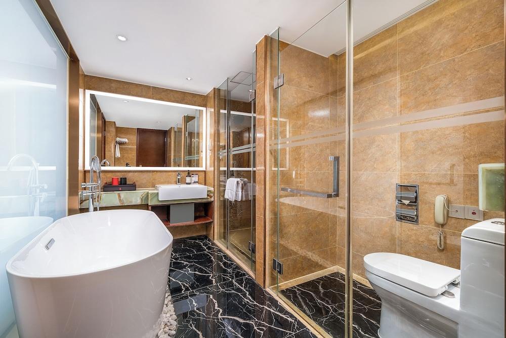 Lucky Holiday International Hotel Pazhou Convention and Exhibition Center Zhujiang New Town Branch - Tap to explore photos