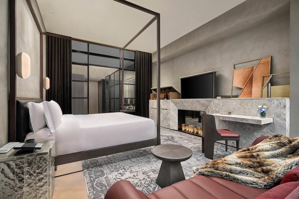 Kimpton Qiantan Shanghai by IHG Room Type - Modern Essential River View King Room