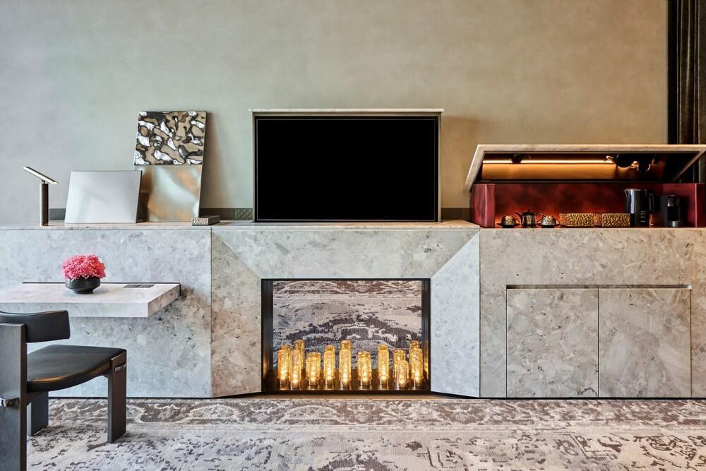 Kimpton Qiantan Shanghai by IHG - Tap to explore photos