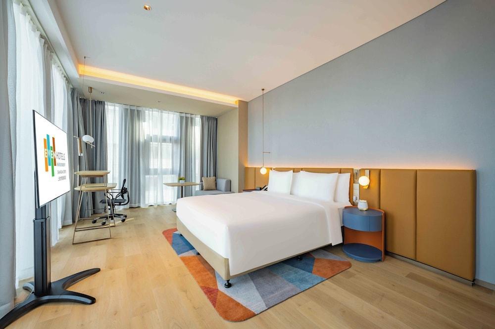 EVEN Hotel Shanghai Expo by IHG Room Type - Premium Room, 1 King Bed