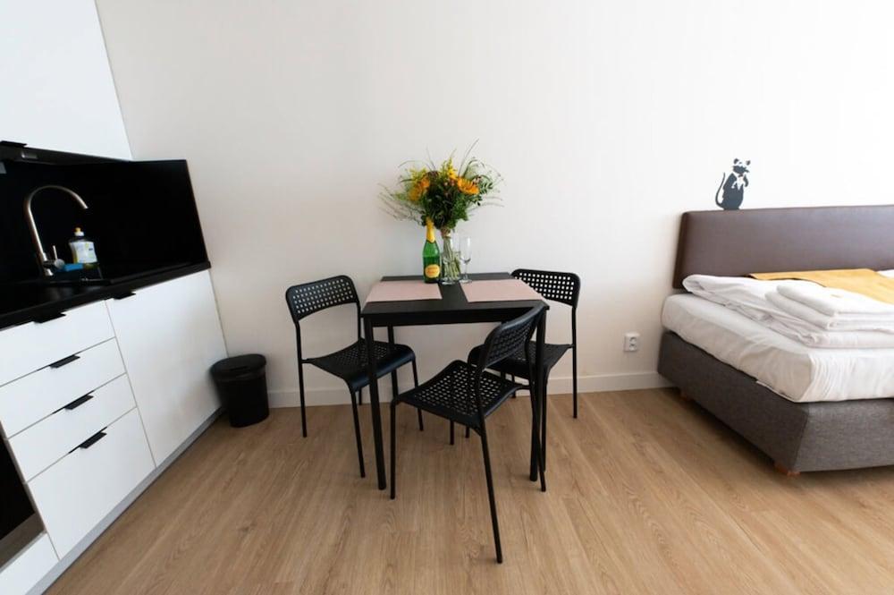 Post 120 Suites Room Type - Economy Double Room