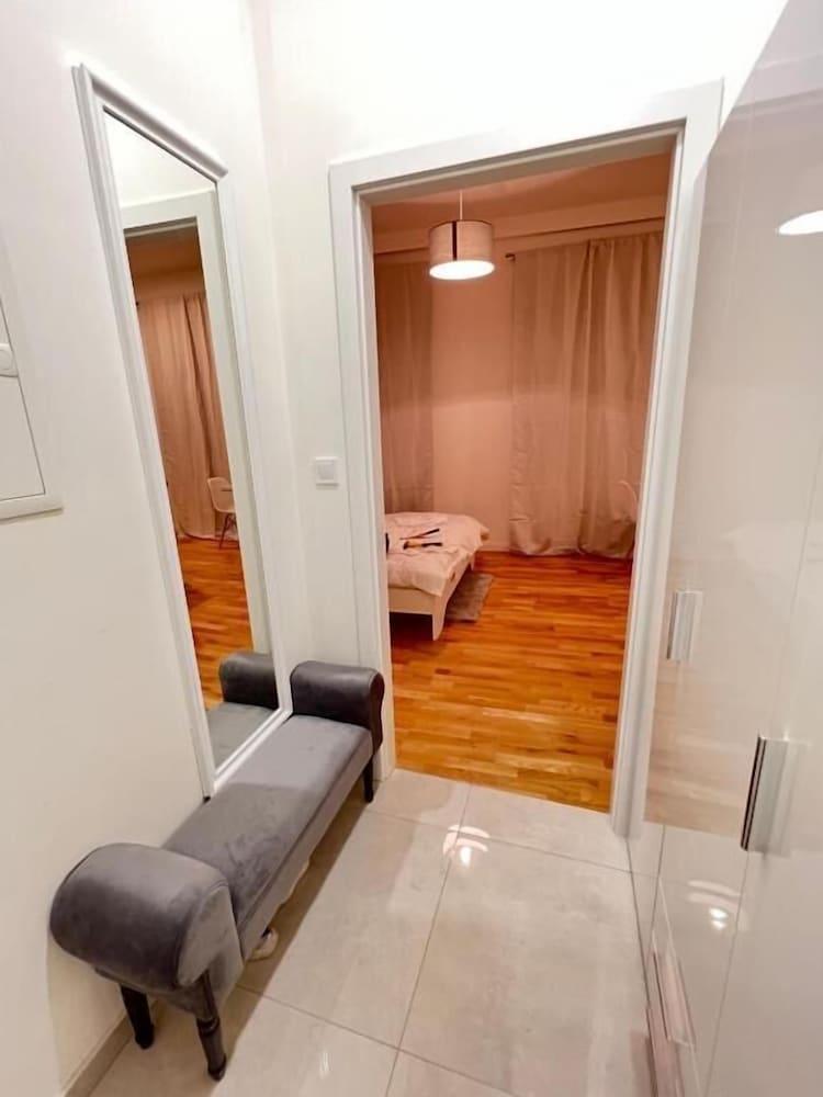 Helen Homestay Florenc Newly Apartment - Tap to explore photos