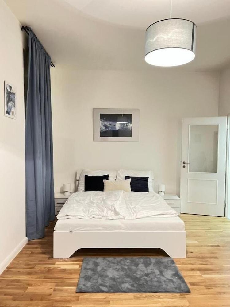 Helen Homestay Florenc Newly Apartment - Tap to explore photos