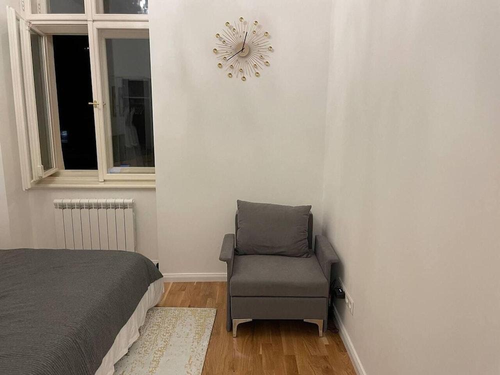 2-bed Apartment in Praha - Tap to explore photos