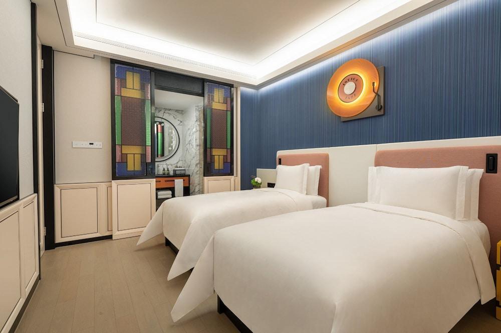 Hotel Indigo Guangzhou Haixinsha by IHG - Tap to explore photos