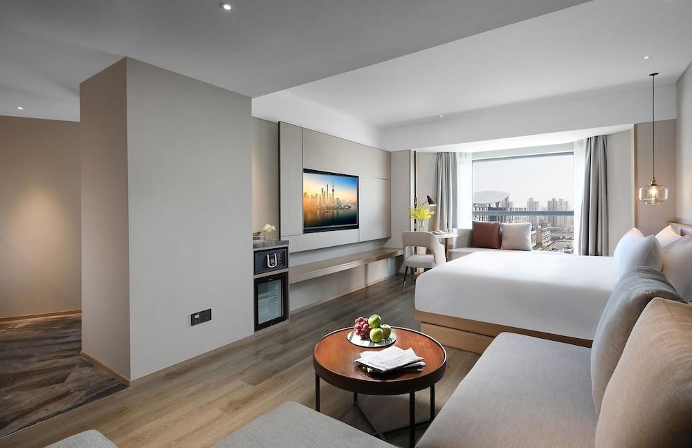 Holiday Inn Shanghai Huaxia by IHG - Tap to explore photos