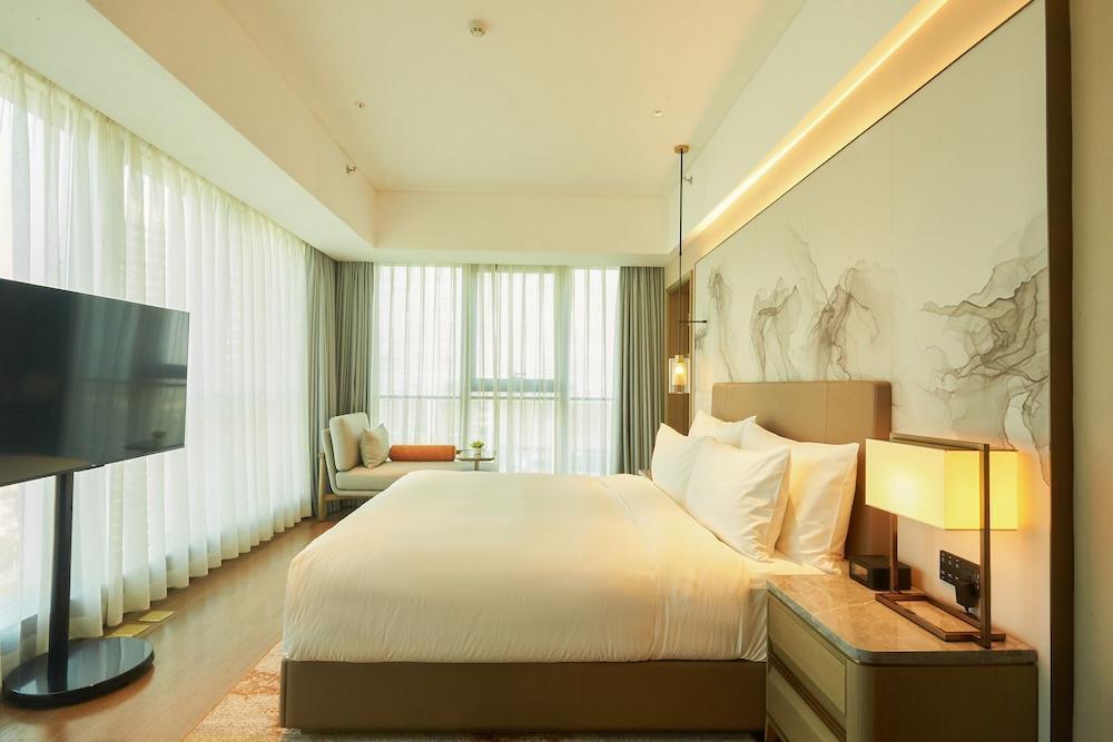 LN Dongfang Hotel Pazhou - Tap to explore photos