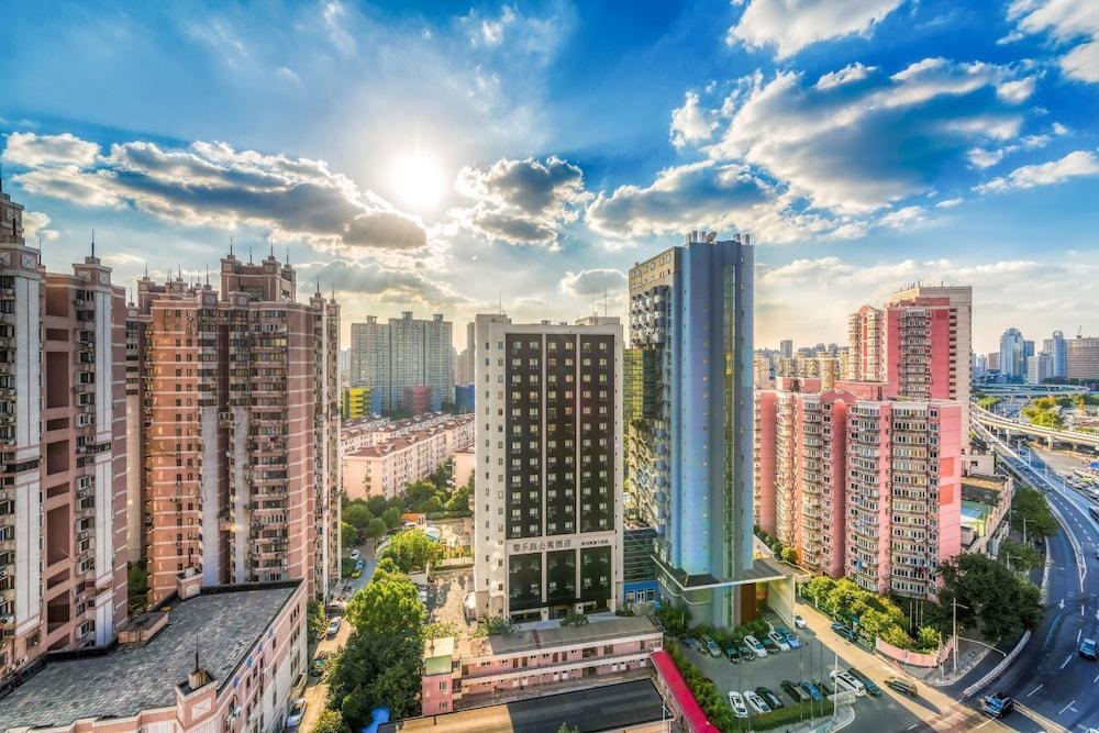 Citadines Xujiahui Shanghai - Tap to explore photos