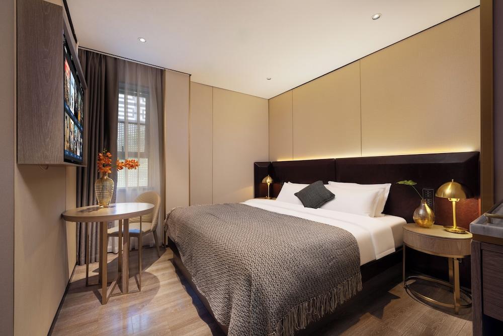 Housekeeper Hotel Beijing Road Branch Room Type - Comfort Room