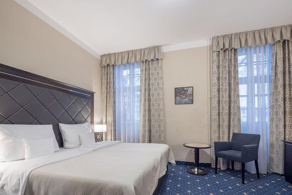 Pytloun Old Armoury Hotel Prague Room Type - Deluxe double room with 1 extra