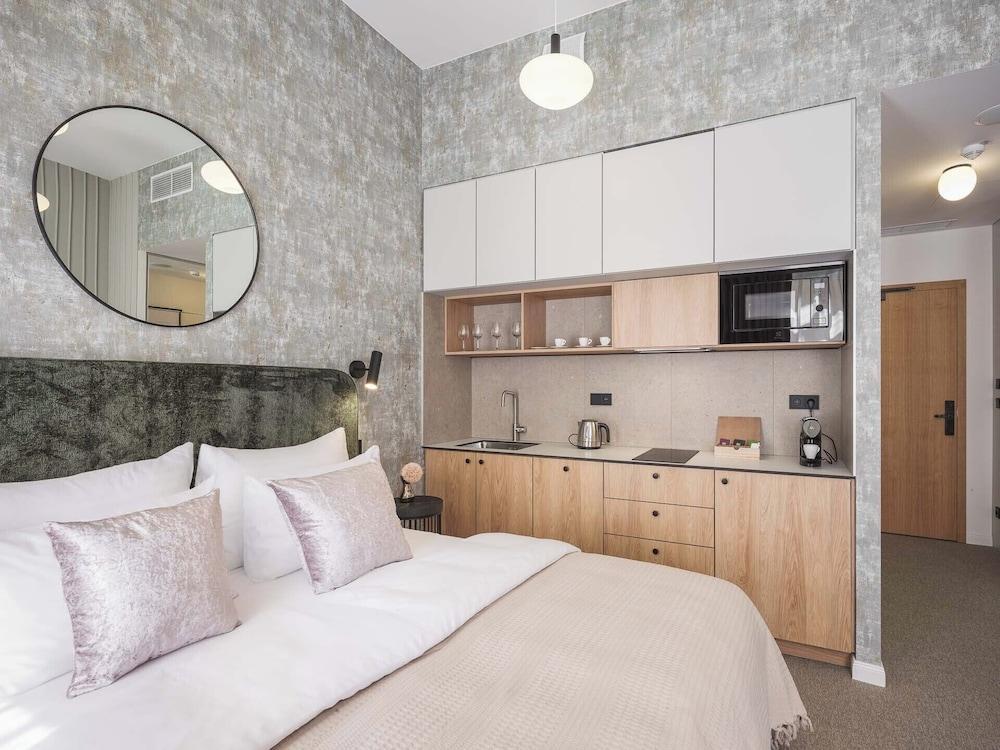 Crown Palace Apartments by Adrez Room Type - Classic Studio