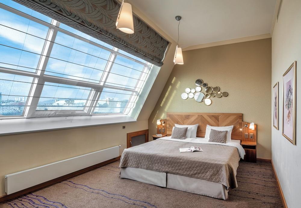 Crown Palace Apartments by Adrez Room Type - Standard Suite Crown Palace Apartments by Adrez Room Type - Standard Suite