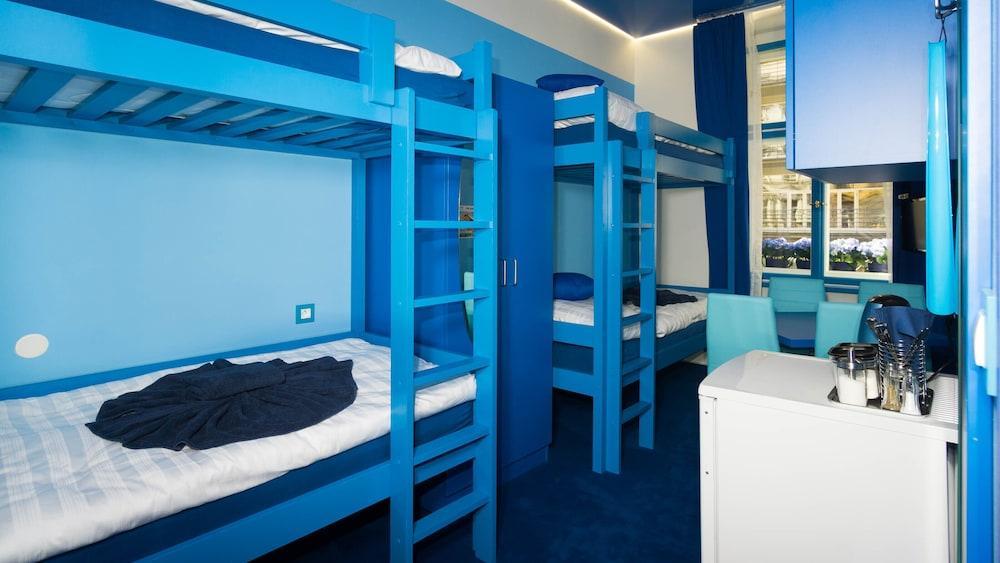 Apartment Colours Prague Center Room Type - Design Quadruple Room (Blue)