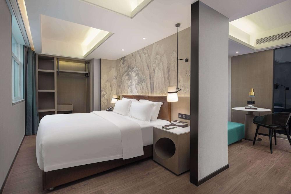 Ramada Encore by Wyndham Guangzhou Jiangnanxi - Tap to explore photos