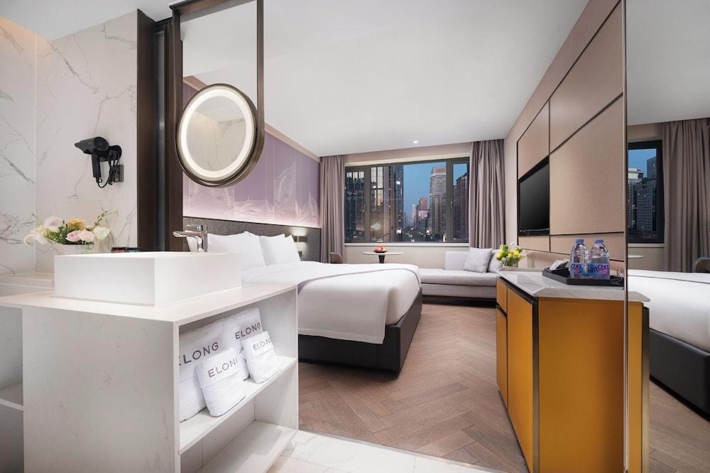 IMPERIAL TRADERS ELONG HOTEL Room Type - Artisan Heart City-View King Room