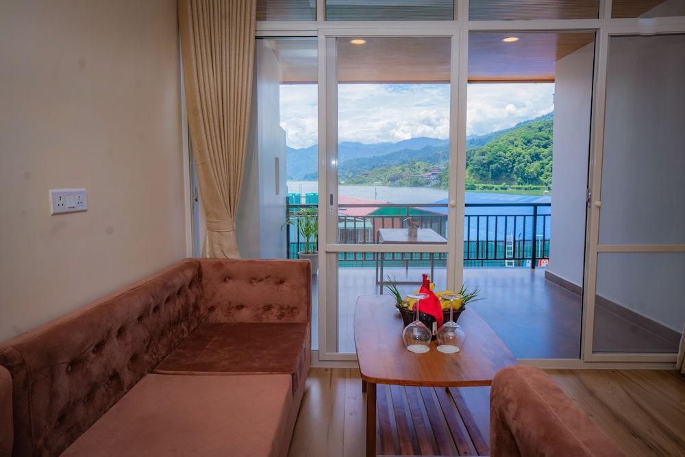 Majestic Lake Front Hotel and Suites Room Type - Suite