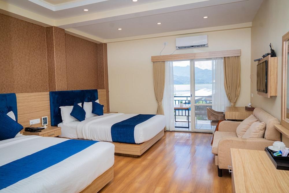 Majestic Lake Front Hotel and Suites Room Type - Double with Lake View