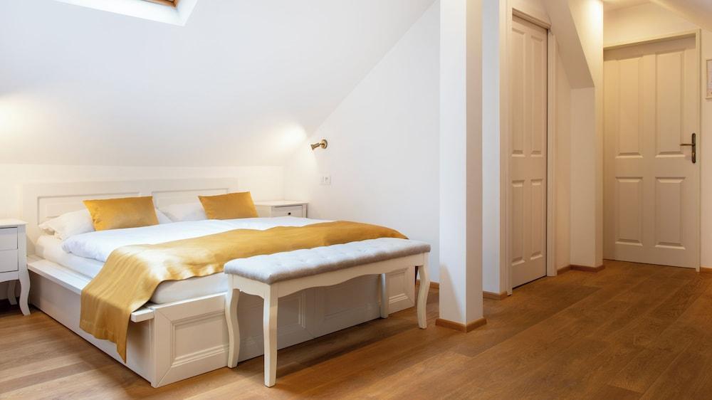 SPA BEERLAND CHATEAUX - At Golden pear Room Type - Standard Room, 1 Queen Bed