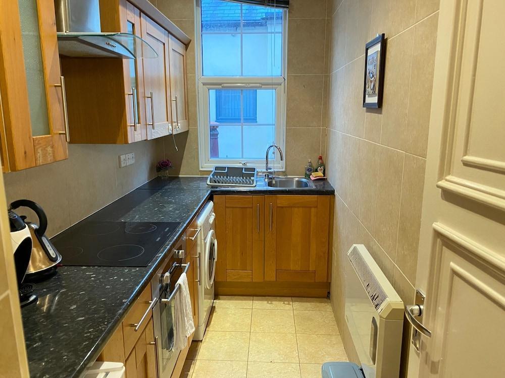 Beautiful Studio Apartment in Central London - Tap to explore photos
