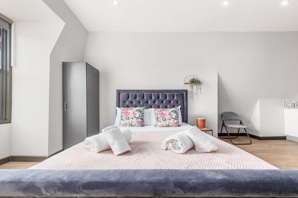 Remarkable Serviced Room Sydenham London Se26 - Tap to explore photos