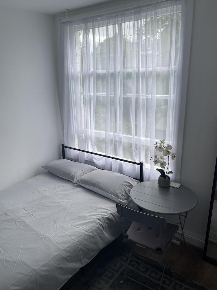 Charming Studio in London - 1 Person Only