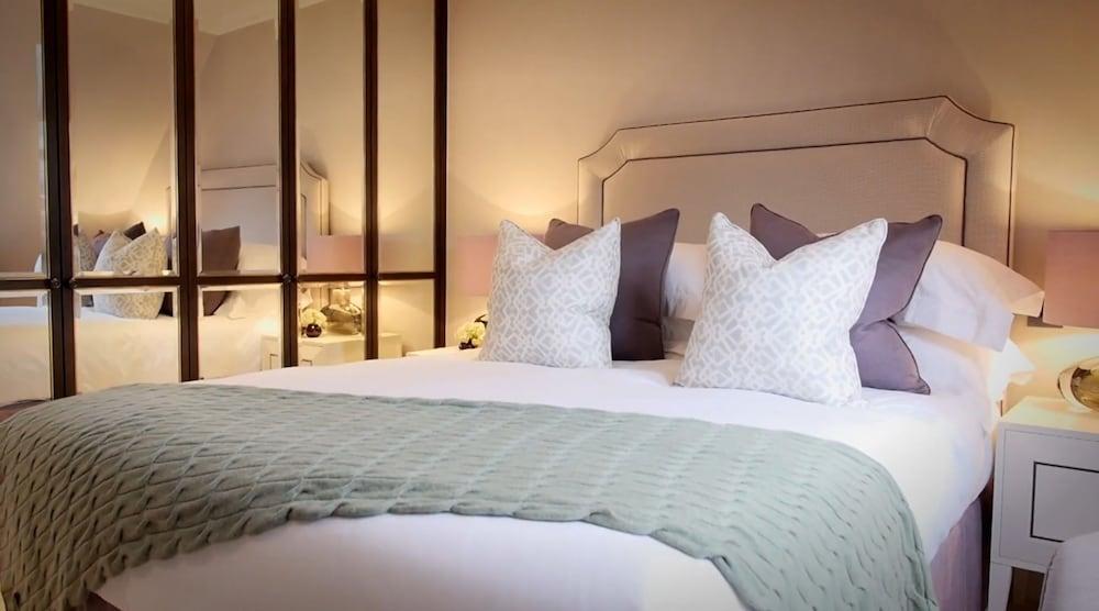 Beautiful 4-bed Flat in Mayfair - Tap to explore photos