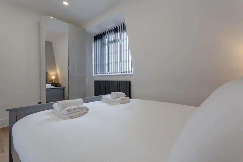 Gorgeous Duplex Near Canary Wharf, Excel & O2 - Tap to explore photos