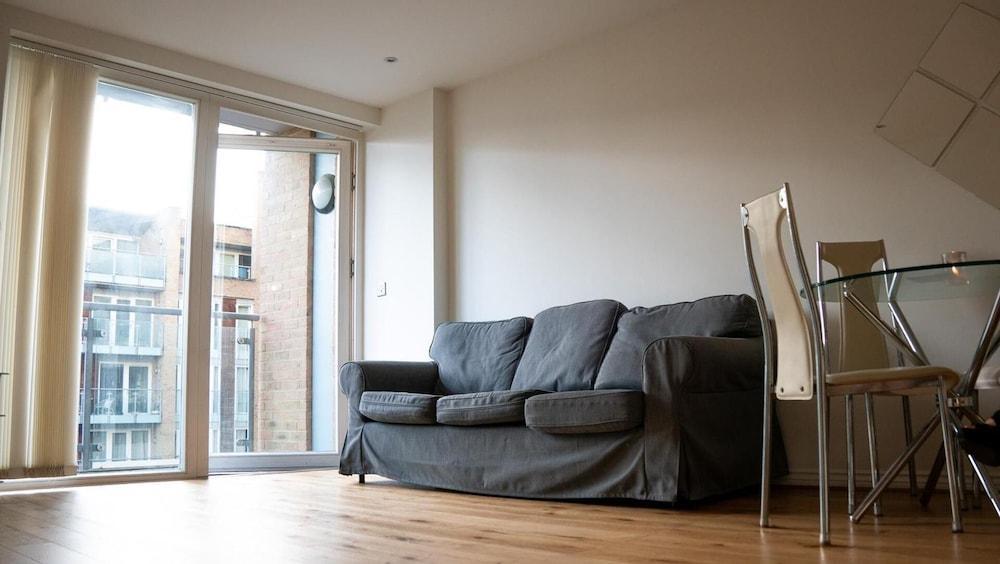 Remarkable 1-bed Apartment Excellent Location - Tap to explore photos