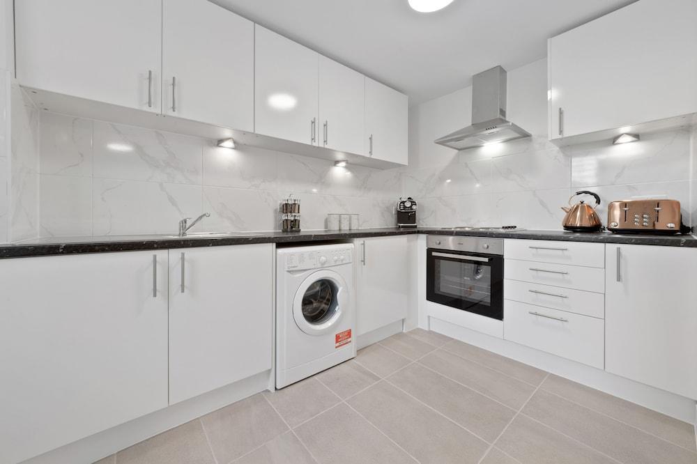 Stunning Ensuite Studio Crystal Palace London Se20 - Tap to explore photos