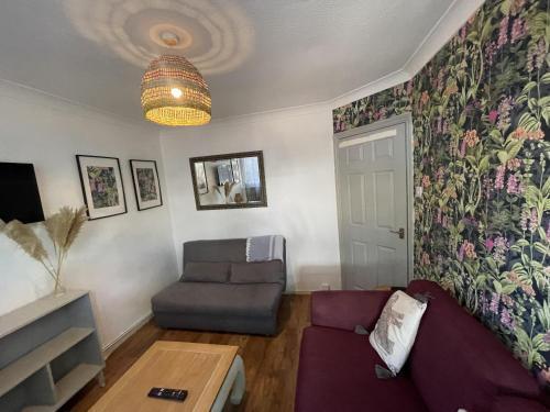 Impeccable 1-bed Apartment in London - Tap to explore photos