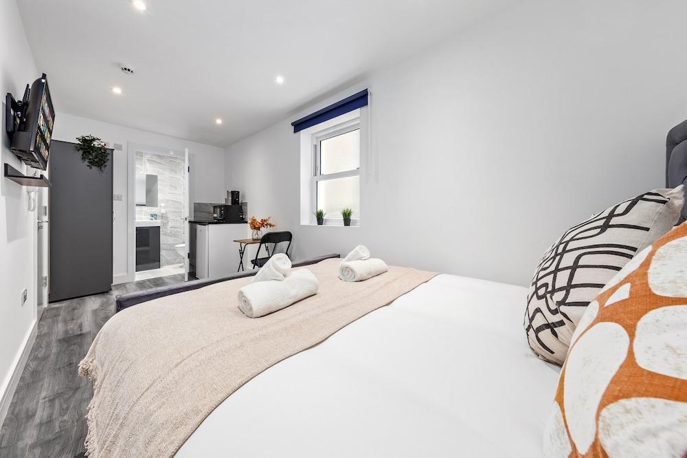 Luxury Ensuite Room in Finsbury Pak London N19 - Tap to explore photos