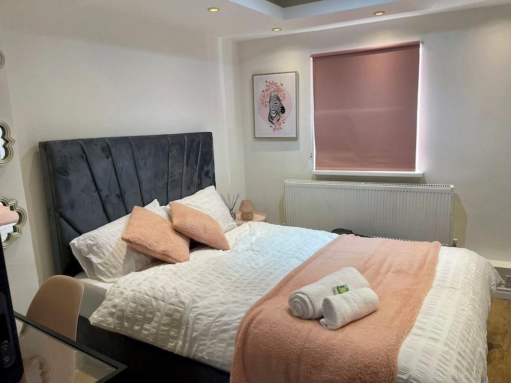 Cosy En-suite in The City - Shoreditch - Tap to explore photos