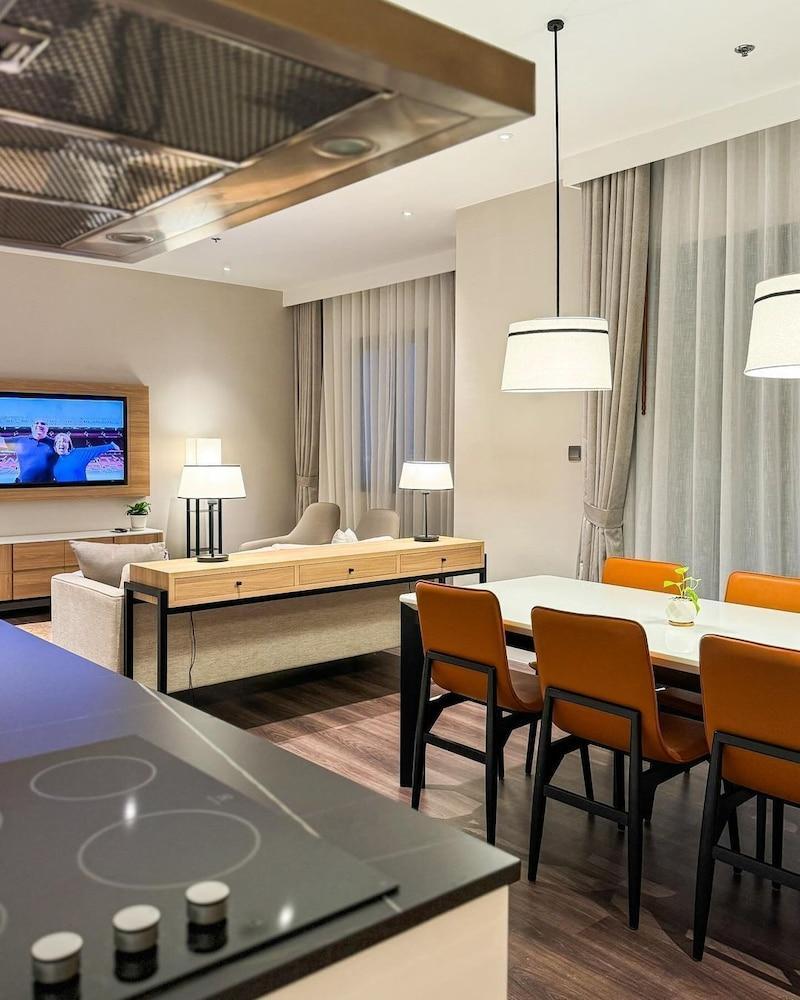 Marriott Executive Apartments Bangkok, Sukhumvit 101 - Tap to explore photos