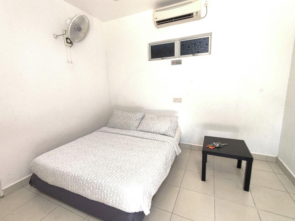 Eleven Inn Langkawi Room Type - Deluxe Room, 1 Queen Bed