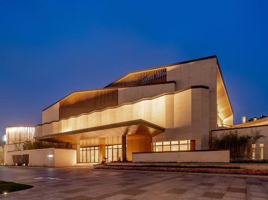 Hengshan.Chongming Hotel - Tap to explore photos