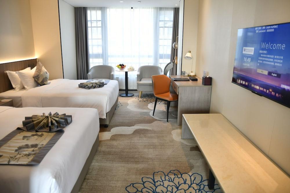 Qiling LN Dongfang Hotel - Tap to explore photos