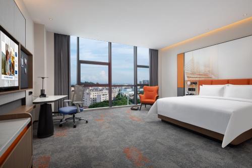Guangzhou Xintang Hampton by Hilton – Free Canton Fair Shuttle Bus To and From Venue - Tap to explore photos