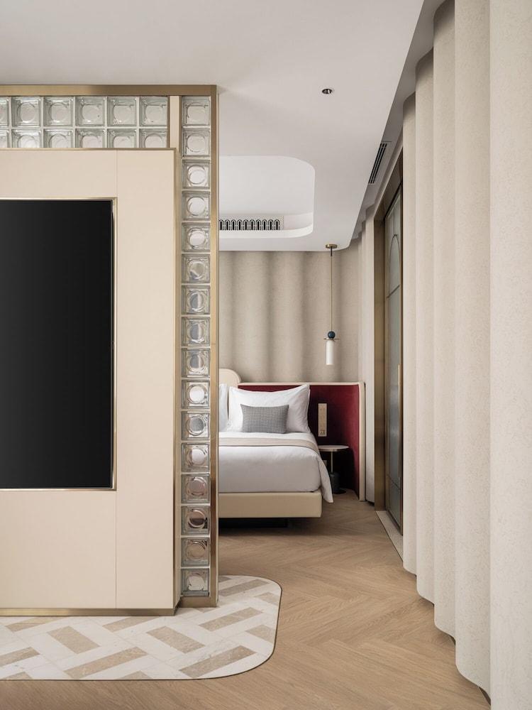 The Stage Shanghai Room Type - Light & Shadow Deluxe King Suite (Entertainment Vertical Screen + Dyson Hair Dryer + Minibar) The Stage Shanghai Room Type - Light & Shadow Deluxe King Suite (Entertainment Vertical Screen + Dyson Hair Dryer + Minibar)