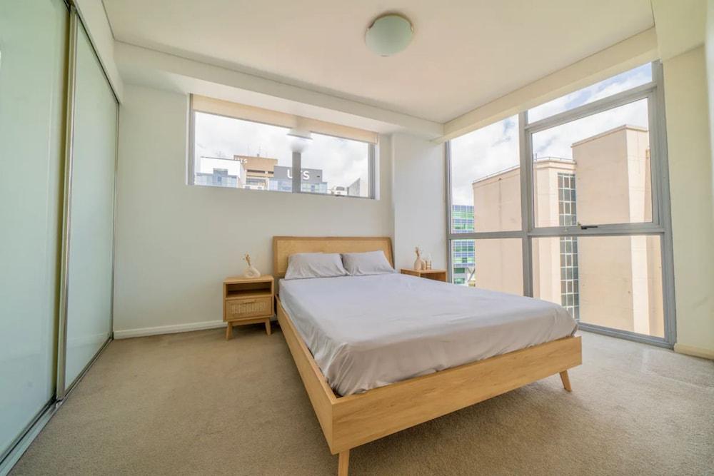 Bright 1bedroom Apartment Centrally Located Near Haymarket - Tap to explore photos