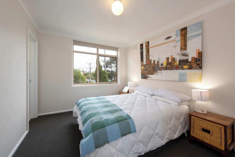 Bright & Comfortable 1BR Unit in Trendy Brunswick! - Tap to explore photos