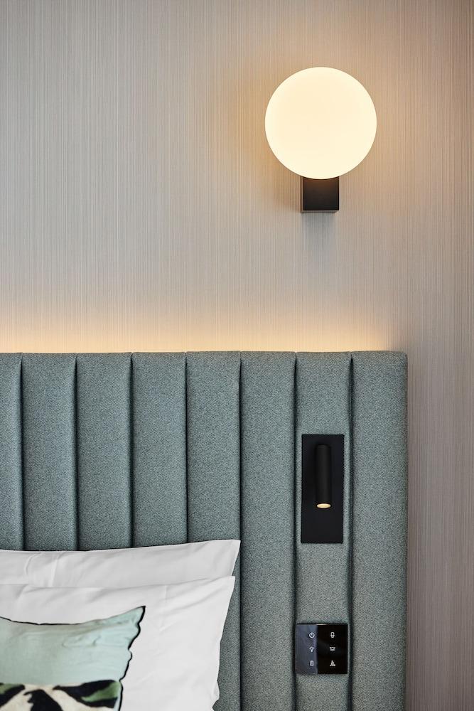 Wyndham Paris Pleyel Room Type - Room, 1 King Bed (Eiffel Tower View) Wyndham Paris Pleyel Room Type - Room, 1 King Bed (Eiffel Tower View)