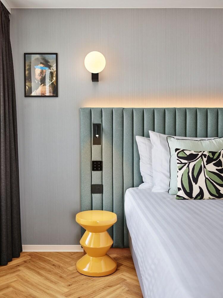 Wyndham Paris Pleyel Room Type - Superior Room, 2 Twin Beds