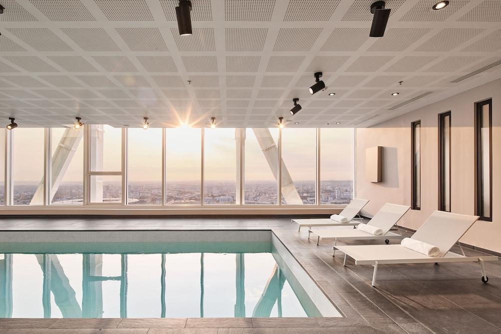 H4 Wyndham Paris Pleyel - Tap to explore photos