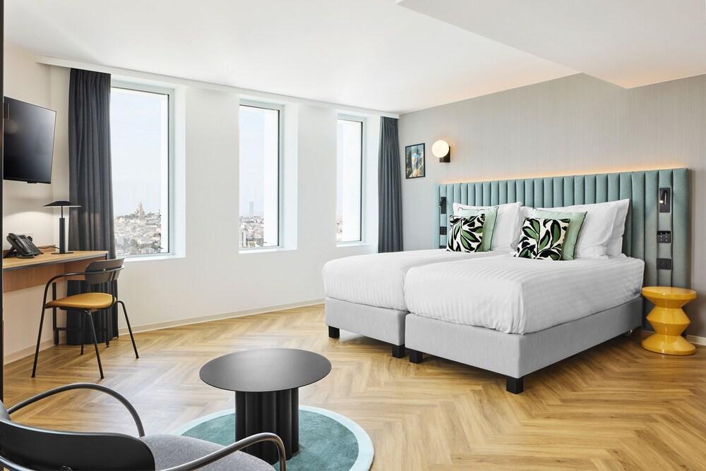 Wyndham Paris Pleyel Room Type - Deluxe Twin Room (High Floor)
